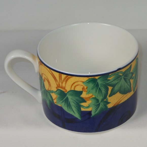 5 Victoria & Beale YVES 9034 flat tea cups - Picture 4 of 5